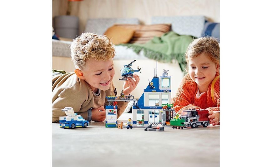 Конструктор LEGO City Полицейский участок (60316) 60316 фото
